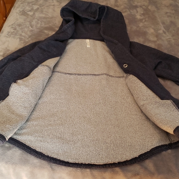 Sweater(sweatshirt fabric - Picture 2 of 4